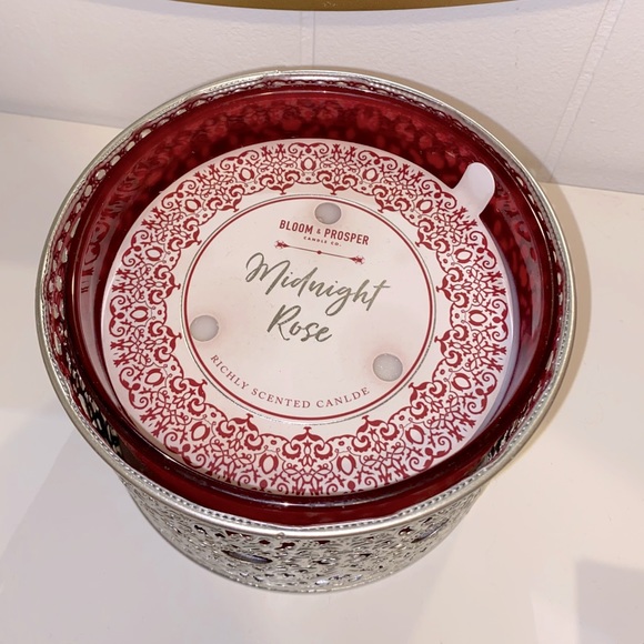 LIMITED ED. BLOOM & PROSPER MIDNIGHT ROSE CANDLE - Picture 2 of 3